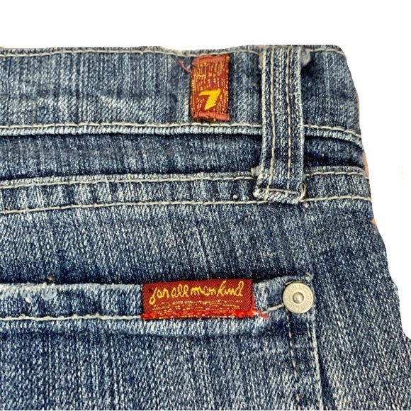 7 For All Mankind Distressed
Embellished Bootcut size 27 - Picture 14 of 14